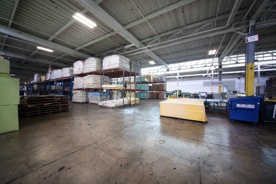 More Photos Of 3250 S Central Ave, Cicero Warehouse For Lease