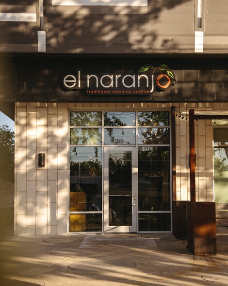 More Photos Of 2717 S Lamar Blvd, Austin Apartments For Lease