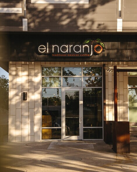 More Photos Of 2717 S Lamar Blvd, Austin Apartments For Lease