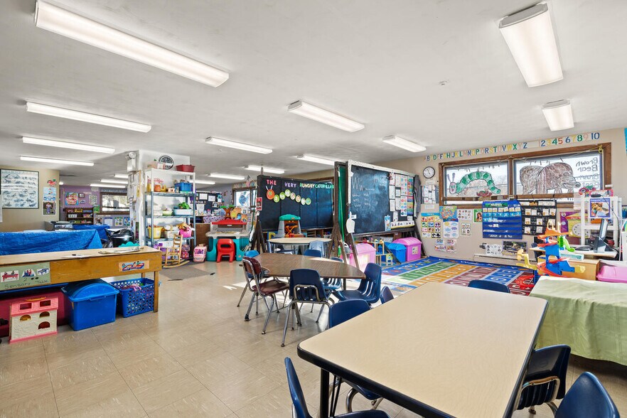 More Photos Of 600 E Ashland St, Brockton Office For Sale