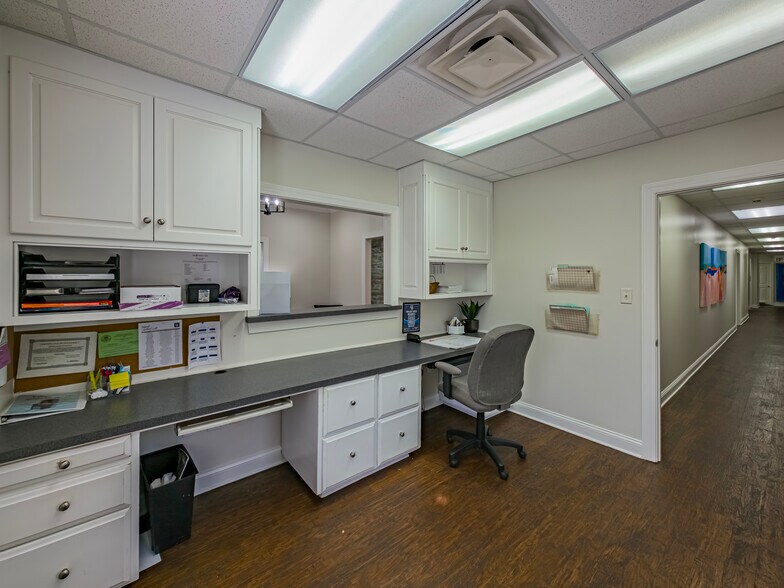 More Photos Of 1108 Gornto Rd, Valdosta Office For Sale