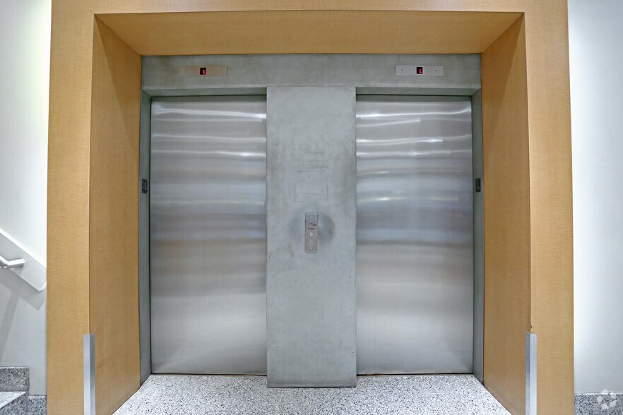 More Photos Of 330 W 58th St, New York Apartments For Lease