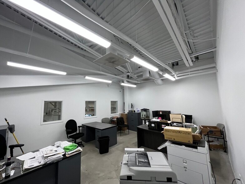 More Photos Of 225 Ellicott St, Buffalo Supermarket For Sale