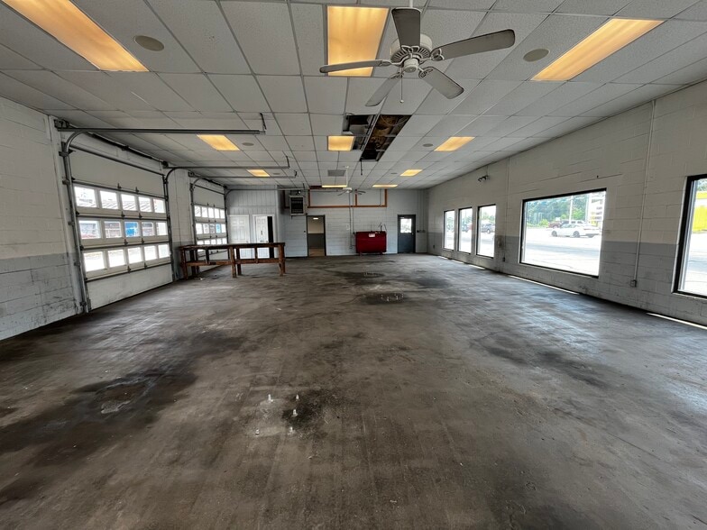 More Photos Of 100 W 3rd St, Williamstown Flex For Sale
