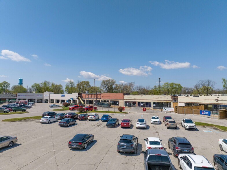 More Photos Of 1009-1411 10th St, Jeffersonville Unknown For Lease