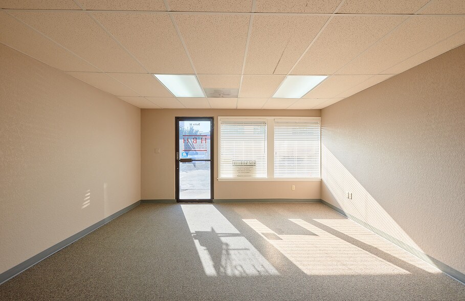 More Photos Of 2316 E Portland Rd, Newberg Storefront Retail Office For Sale