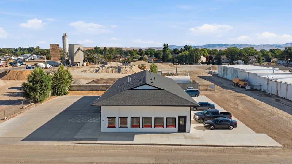 More Photos Of 130 E 10th N, Mountain Home Flex For Sale