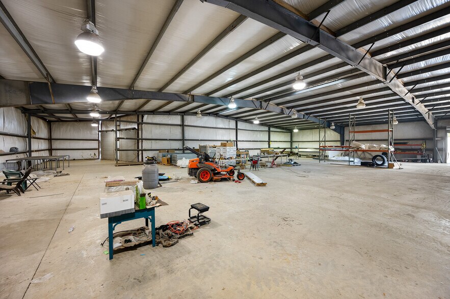 More Photos Of 10462 Hwy 165 S, Forest Hill Warehouse For Sale