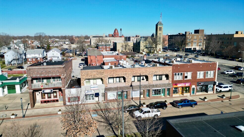 More Photos Of 228-248 W Main St, Decatur Storefront Retail Residential For Lease
