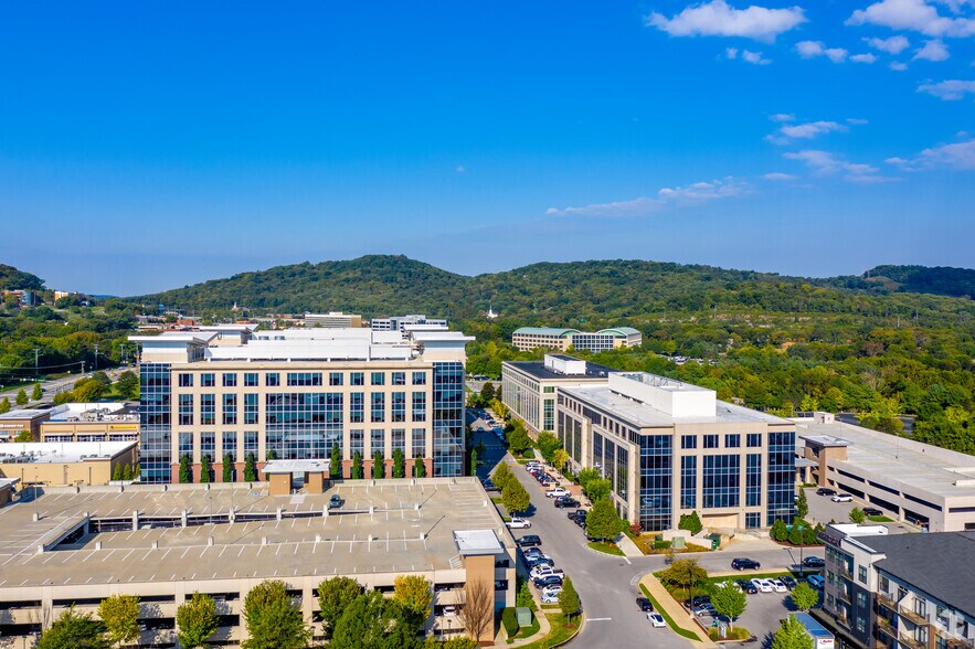 More Photos Of 310 Seven Springs Way, Brentwood Office Residential For Lease