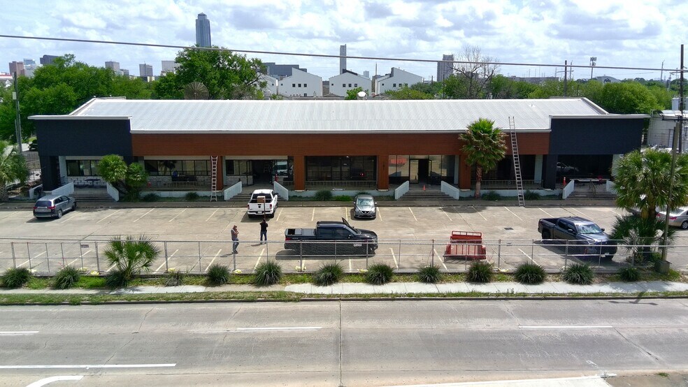 More Photos Of 3101-3121 Fountain View Dr, Houston Unknown For Lease