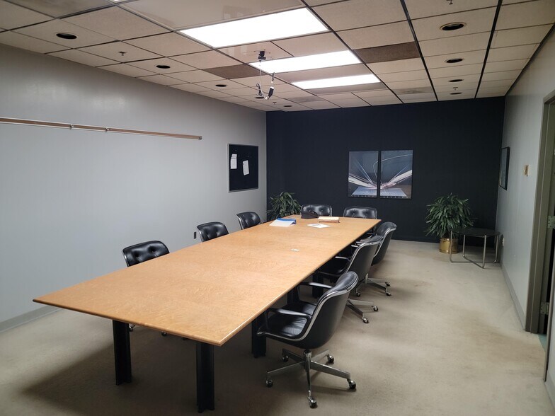 More Photos Of 917 Liechty Rd, Berne Office For Lease