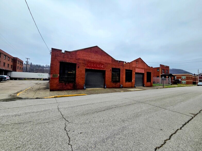 More Photos Of 1416 Lewis St, Charleston Warehouse For Sale