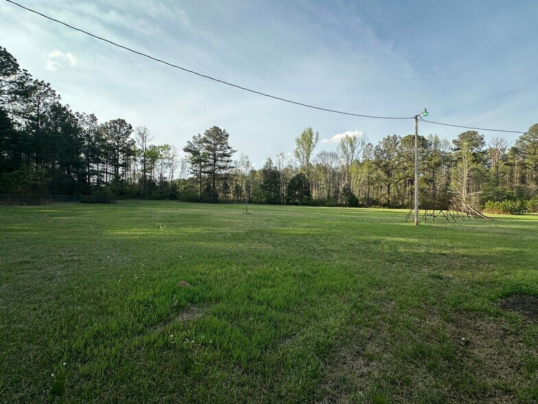 More Photos Of 10 Bowen Rd, Eupora Freestanding For Sale