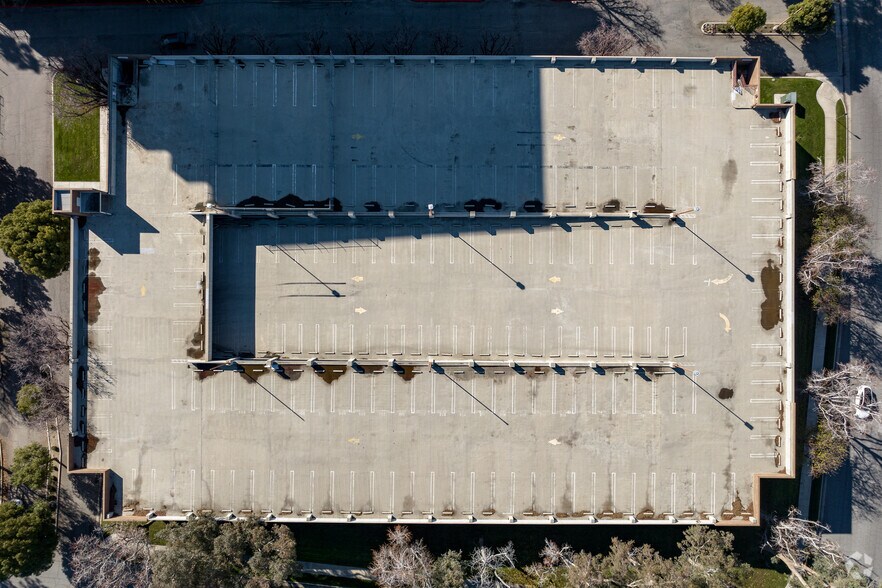 More Photos Of 5060 California Ave, Bakersfield Medical For Lease