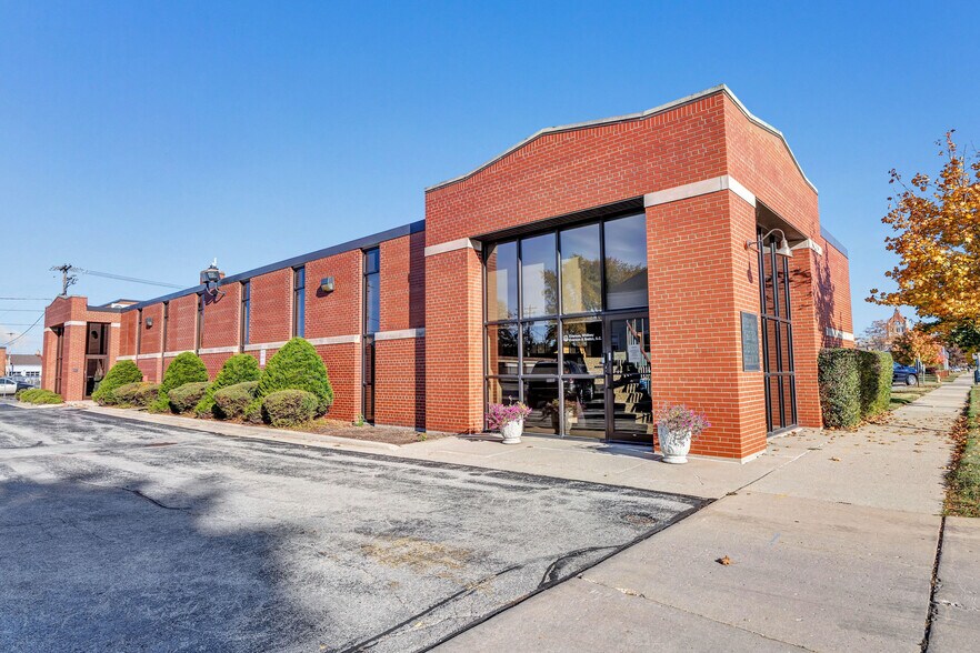 More Photos Of 414 S Jefferson St, Green Bay Office For Sale