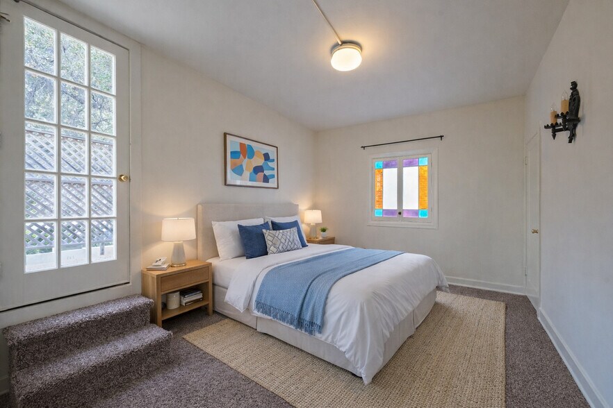 More Photos Of 2636 N Beachwood Dr, Los Angeles Apartments For Sale