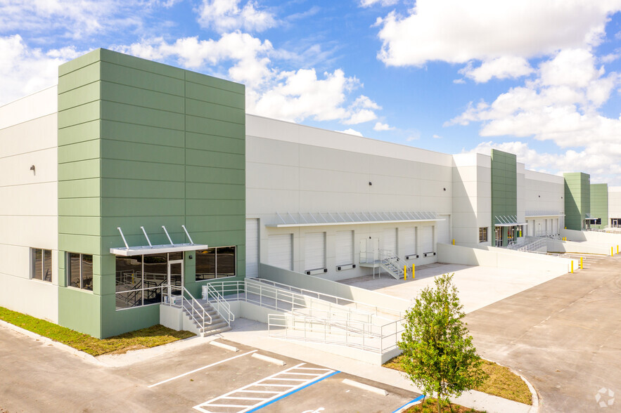 Primary Photo Of 3702 Mercy Star Ct, Orlando Warehouse For Lease