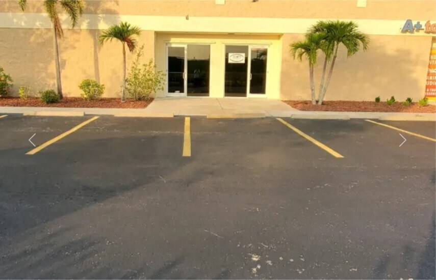 More Photos Of 24690 Sandhill Blvd, Punta Gorda Warehouse For Lease