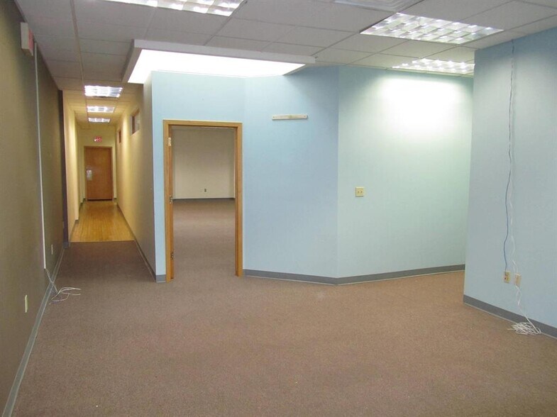 More Photos Of 74 S Main St, Fond Du Lac Loft Creative Space For Sale