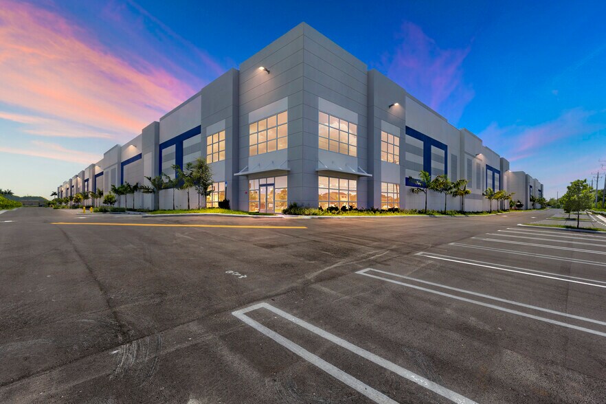 More Photos Of 6505 NW 167th St, Hialeah Unknown For Lease