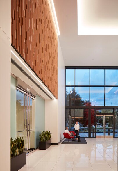 More Photos Of 811 Barton Springs Rd, Austin Office For Lease