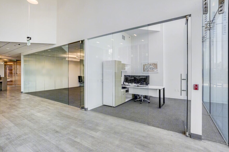 More Photos Of 1801 Century Park E, Los Angeles Office For Lease