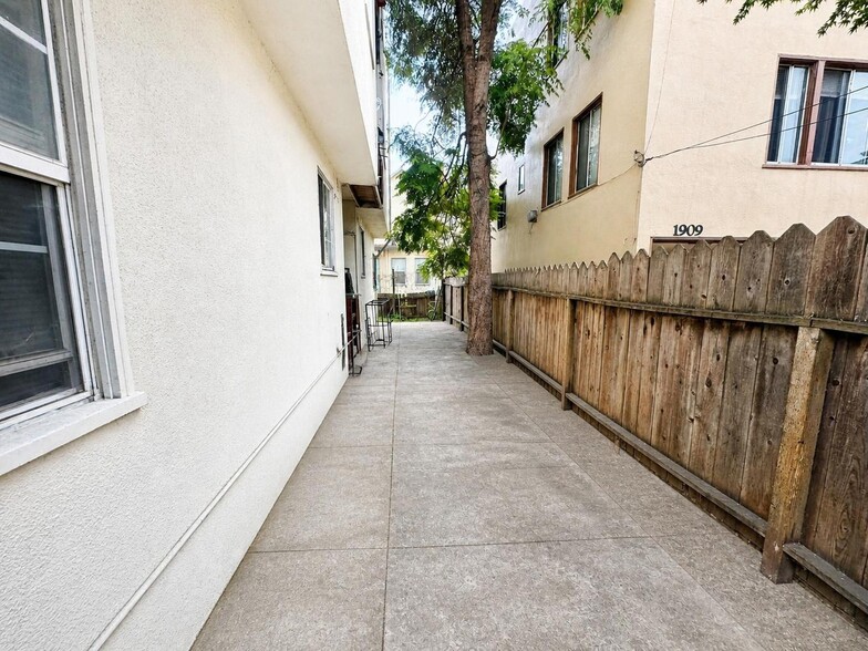 More Photos Of 3040 E 19th St, Oakland Apartments For Sale