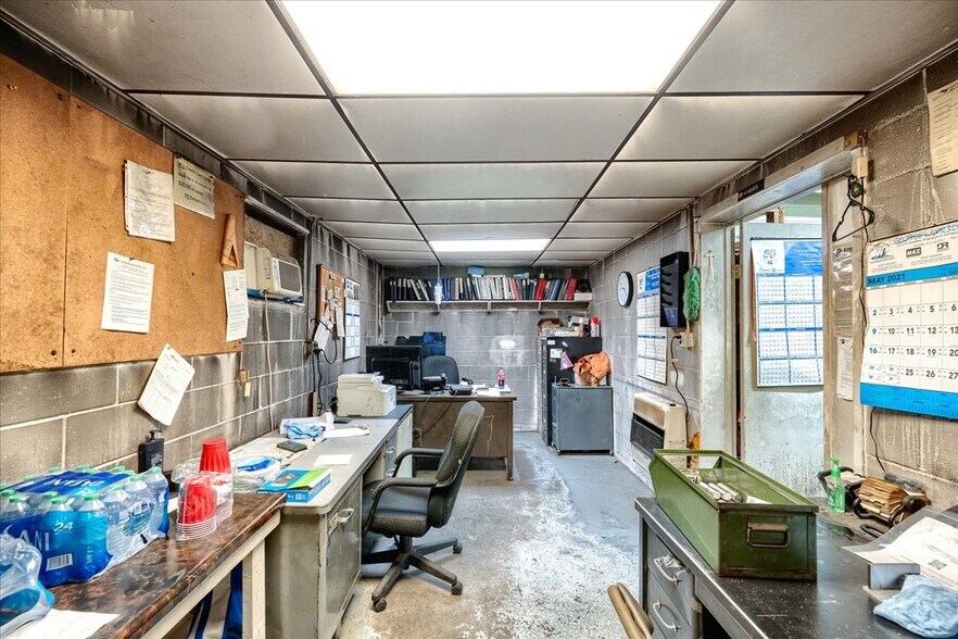 More Photos Of 2600 Duss Ave, Ambridge Unknown For Sale