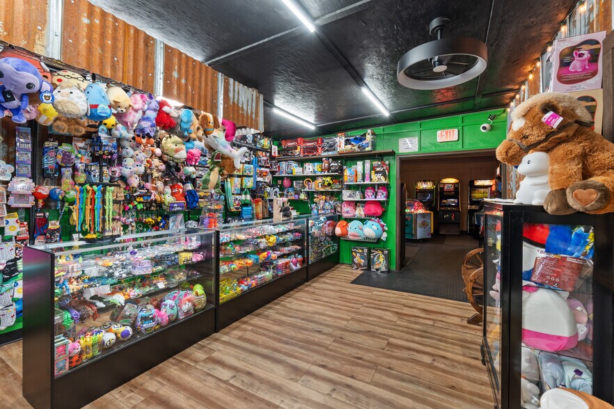 More Photos Of 208 N Molalla Ave, Molalla General Retail For Sale