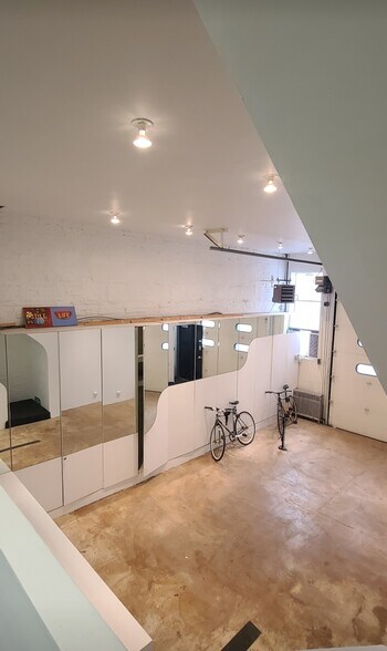More Photos Of 17 Vestry St, New York Loft Creative Space For Lease