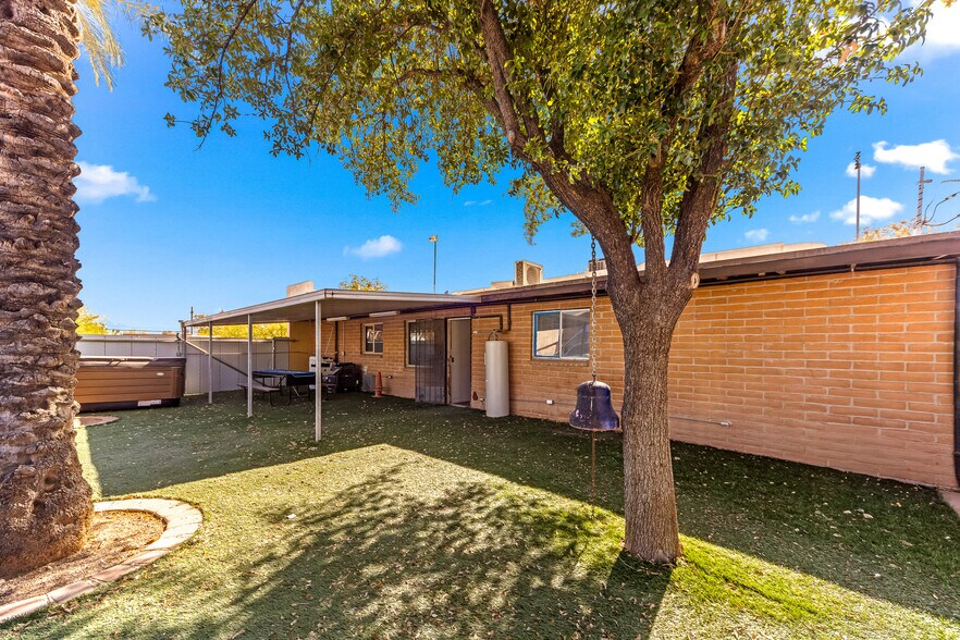 More Photos Of 2200 La Osa st, Tucson Light Distribution For Lease