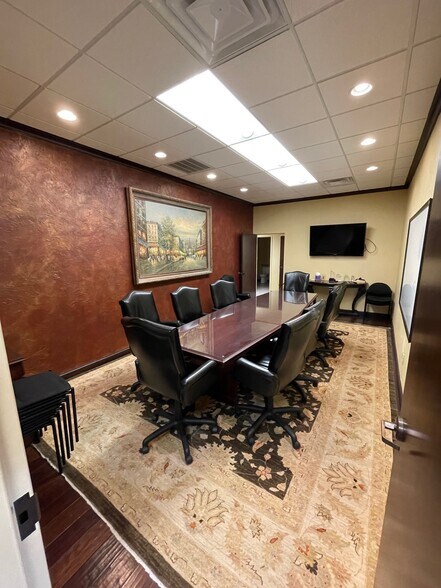 More Photos Of 7100 N Classen Blvd, Oklahoma City Medical For Lease