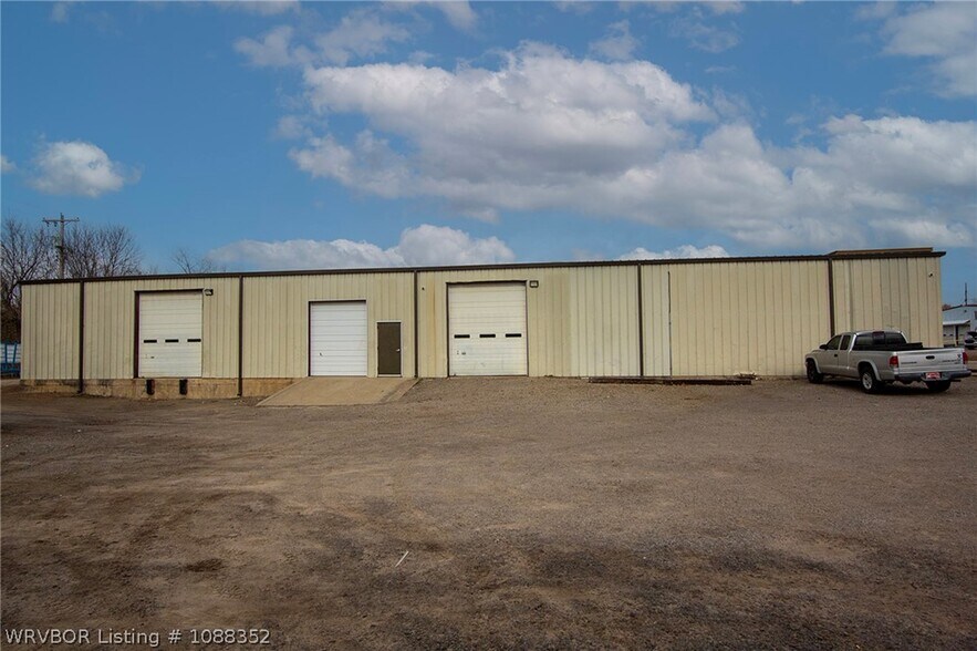 More Photos Of 4506 S 16th St, Fort Smith Warehouse For Sale