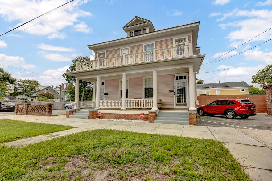 More Photos Of 8 S 7th St, Wilmington Office For Sale