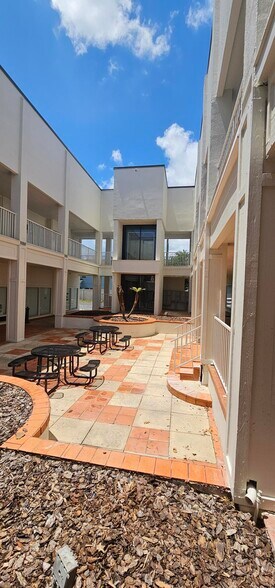 More Photos Of 218-384 Wilshire Blvd, Casselberry Office For Lease