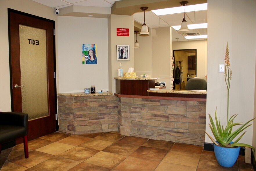 More Photos Of 1422 W Camelback Rd, Phoenix Medical For Sale