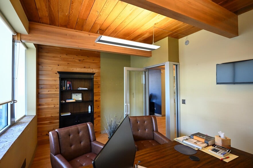 More Photos Of 1122 N El Paso St, Colorado Springs Office For Sale