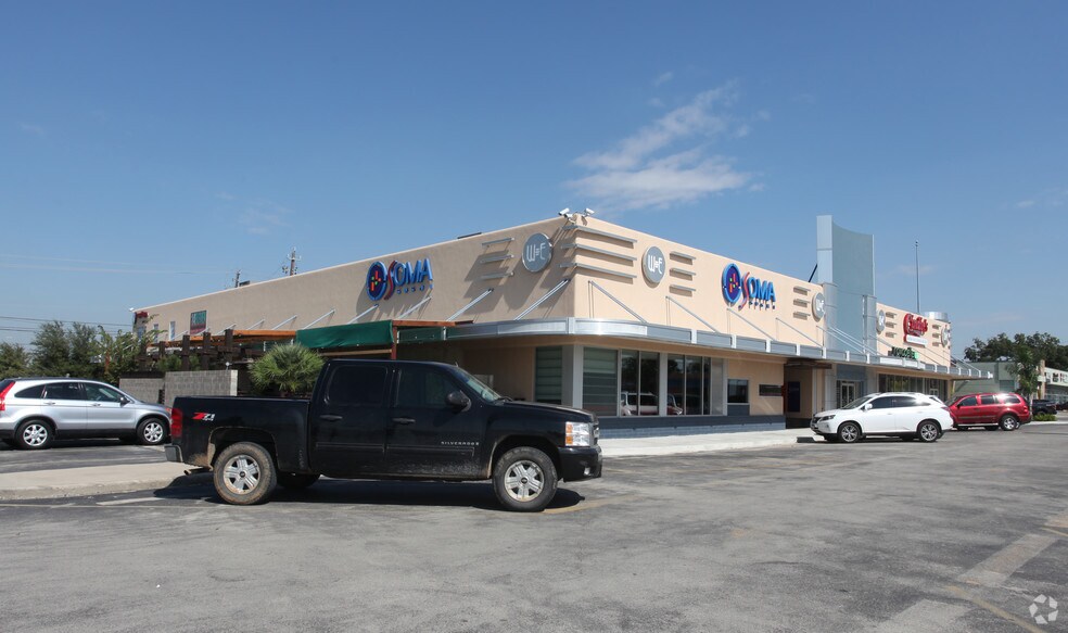 More Photos Of 4810-4820 Washington Ave, Houston Unknown For Lease