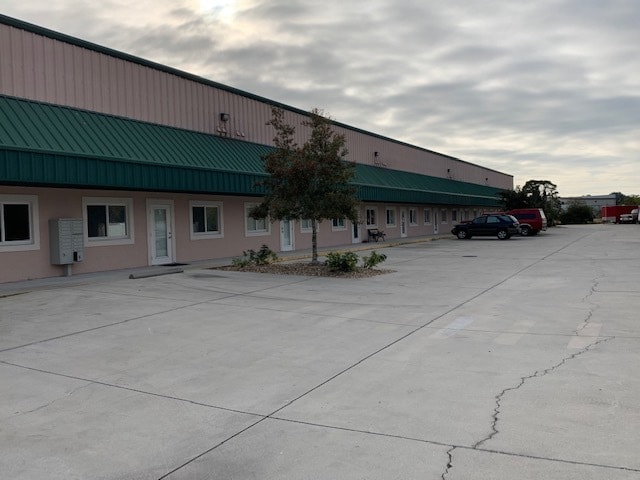 More Photos Of 1090 Knight's Trail Rd, North Venice Light Distribution For Sale