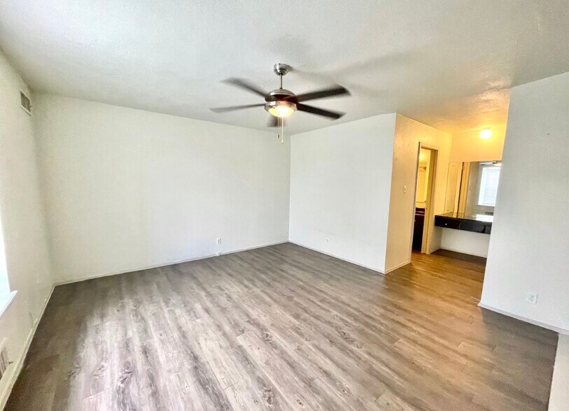 More Photos Of 5806 Belmoor Dr, Austin Multifamily For Sale