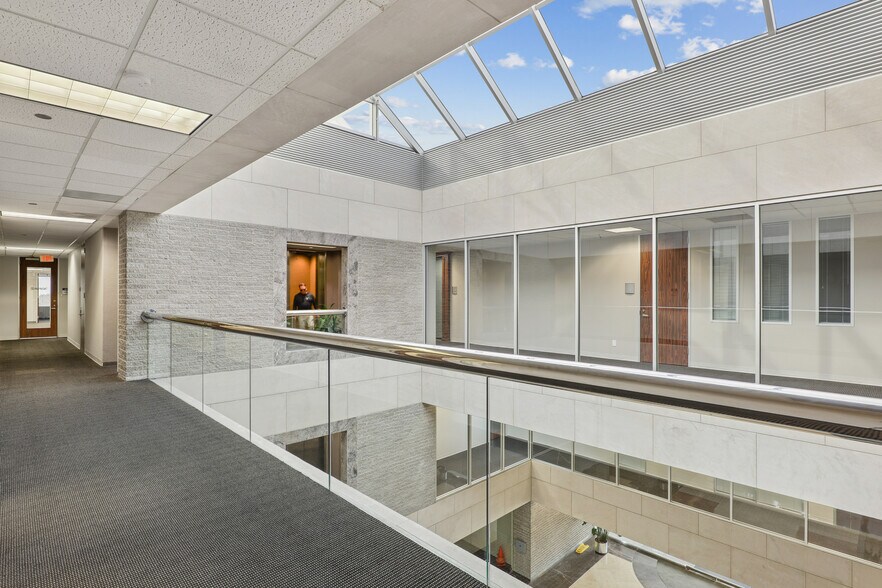 More Photos Of 3027 Marina Bay Dr, League City Office For Lease