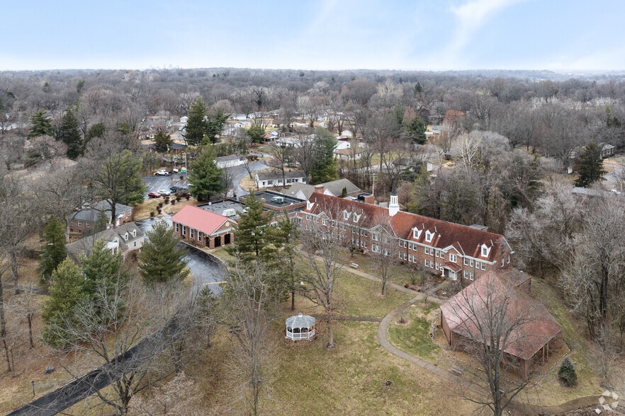 More Photos Of 700 N 66th St, Belleville Religious Facility For Sale