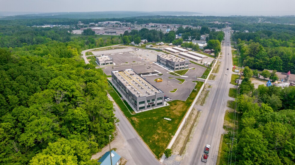 More Photos Of 670 Balm Beach Rd E, Midland Unknown For Lease