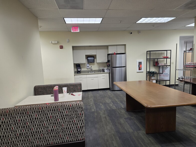 More Photos Of 37 Anderson Rd, Buffalo Medical For Sale