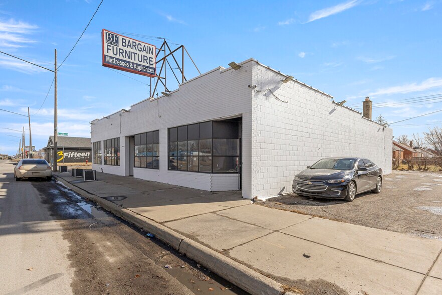 More Photos Of 12744 E 8 Mile Rd, Detroit General Retail For Sale