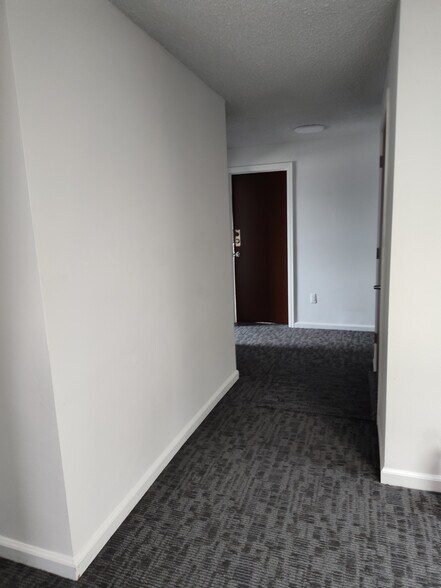 More Photos Of 28855 Van Dyke Ave, Warren Storefront Retail Office For Lease