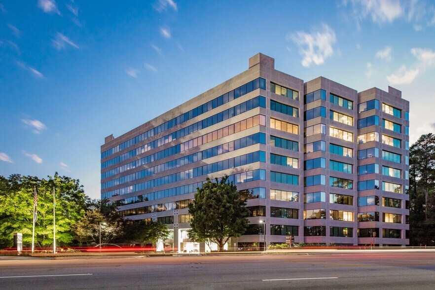 More Photos Of 2970 Clairmont Rd NE, Atlanta Medical For Lease