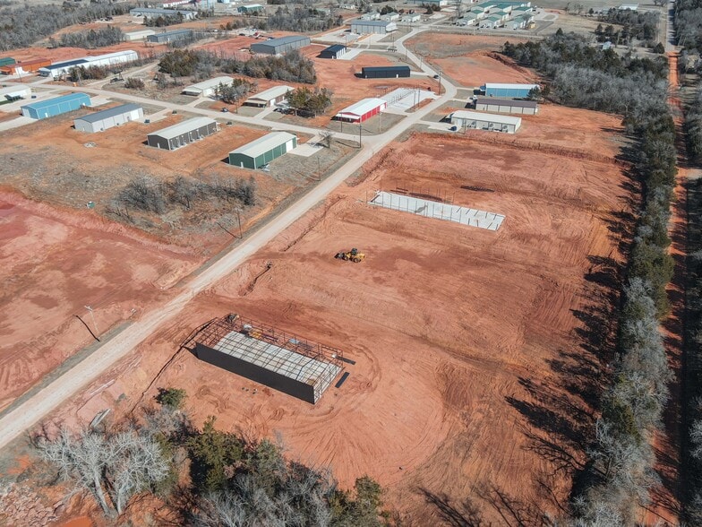 More Photos Of 451 Koloa Ave, Edmond Manufacturing For Sale