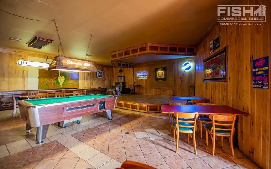 More Photos Of 204 Valley St, Williamsport Bar For Sale